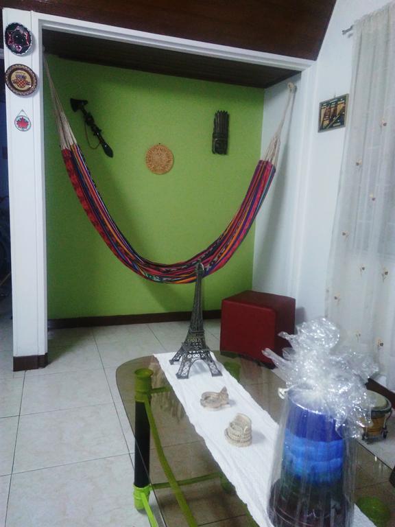 Como En Casa! Restaurante Y Hostal Богота Экстерьер фото